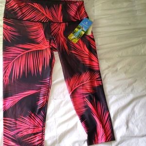 🦝 NWT Inner Fire Tropical Leggings